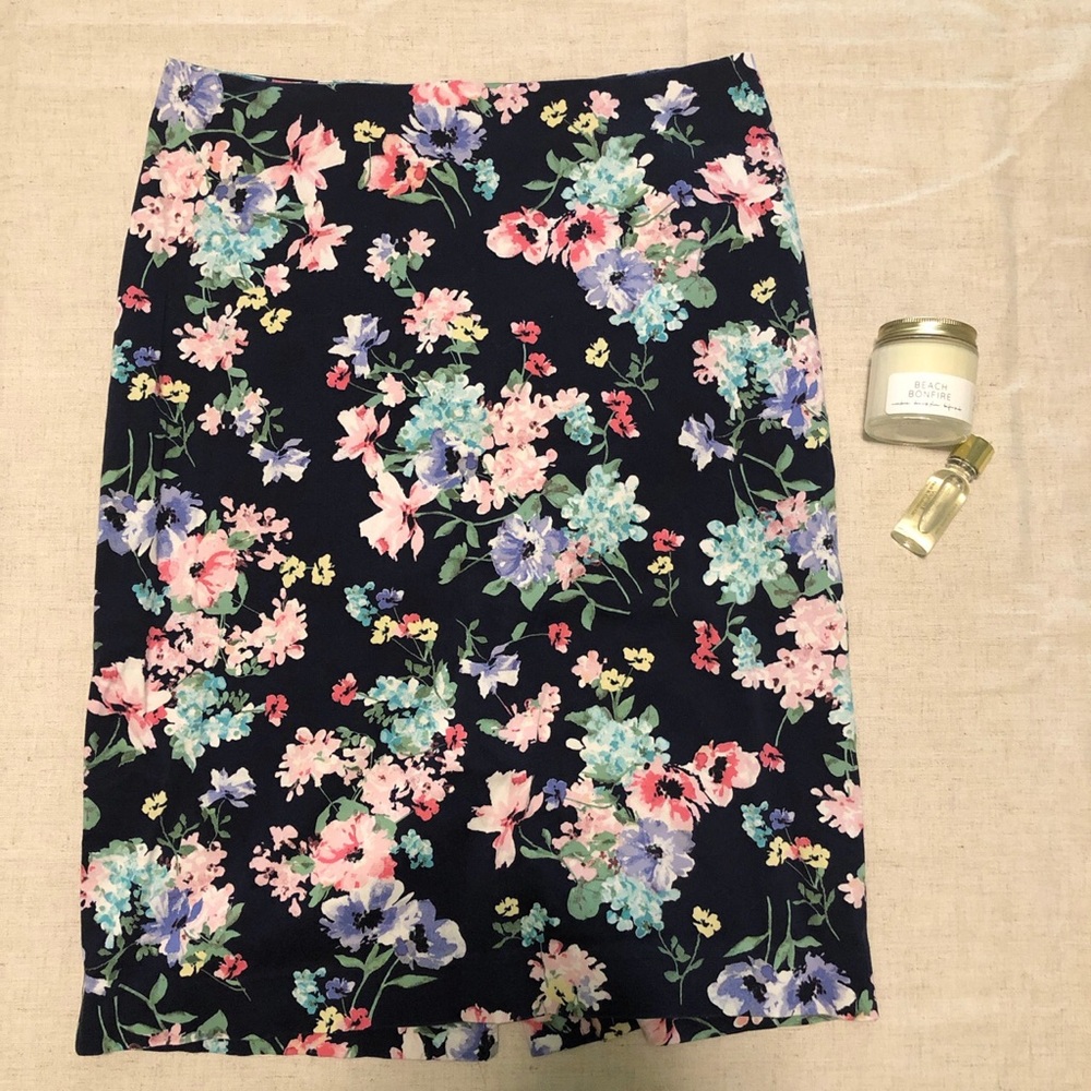 Floral knee-length skirt
